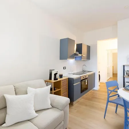 Beachfront, New & Modern Apartment, Murta Maria Appartement