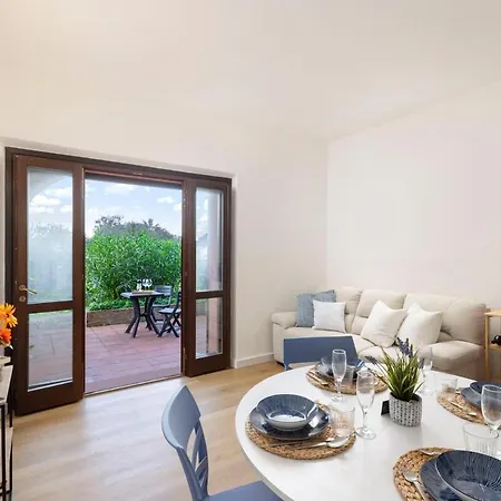 Appartement Beachfront, New & Modern Apartment, Murta Maria Olbia
