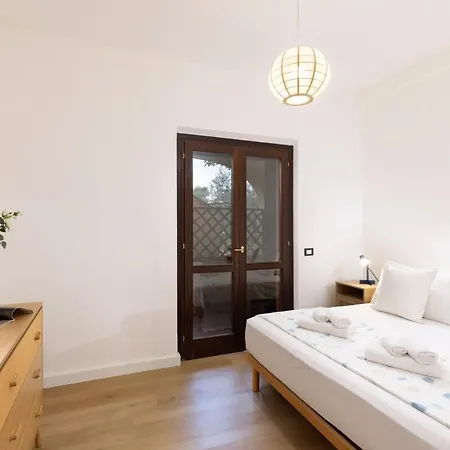 Beachfront, New & Modern Apartment, Murta Maria Appartement *